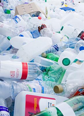 Review Sampah Plastik Kemasan Minuman