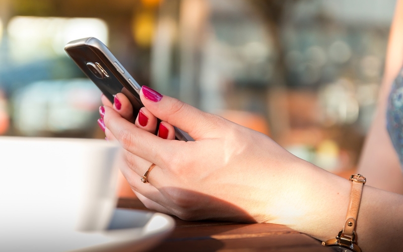 4 Cara Mengurangi Ketergantungan Pada Smartphone 4 Cara Mengurangi Ketergantungan Pada Smartphone