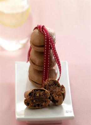 Classic Chocolate French Macaroon