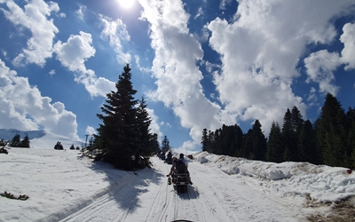 Ingin Coba Main Motor Salju? Yuk Liburan ke Gunung Uludag di Turki