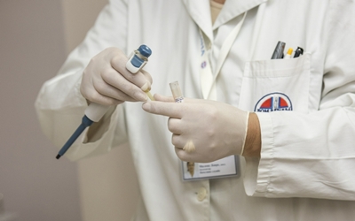 Benarkah Biopsi Bikin Tumor Jadi Ganas<script async src=