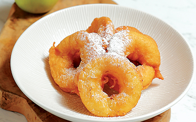 Resep Apple Donut oleh Chef Eddrian Tjhia